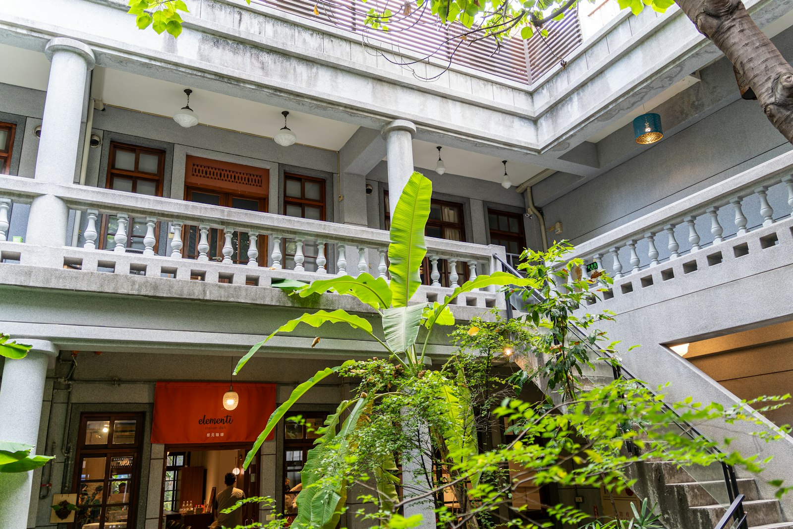 The Disadvantages of OTA for Hotels That Only Show Up After a Year 1 Courtyard of a small heritage property in India, the kind guests remember